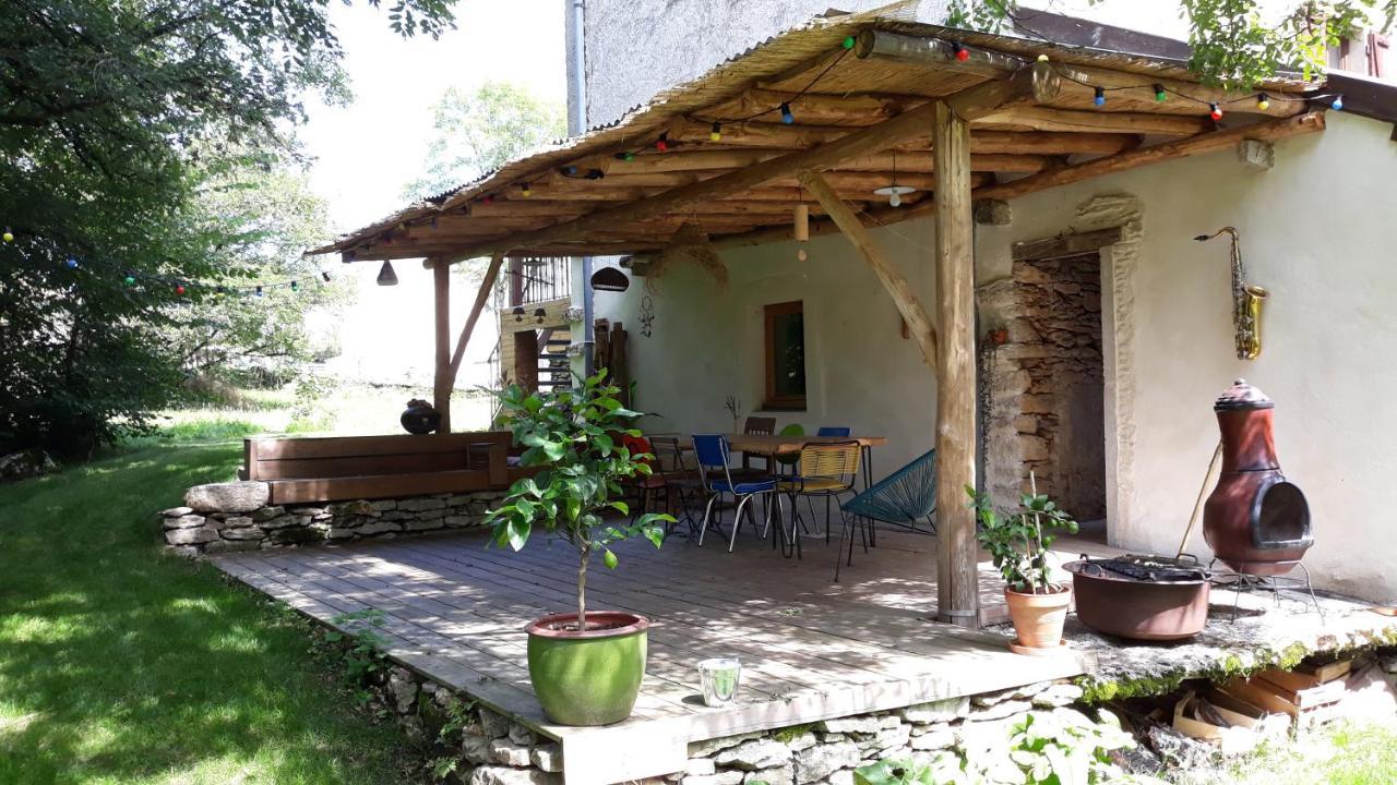 Agreable Gite En Pleine Nature Parmilieu المظهر الخارجي الصورة